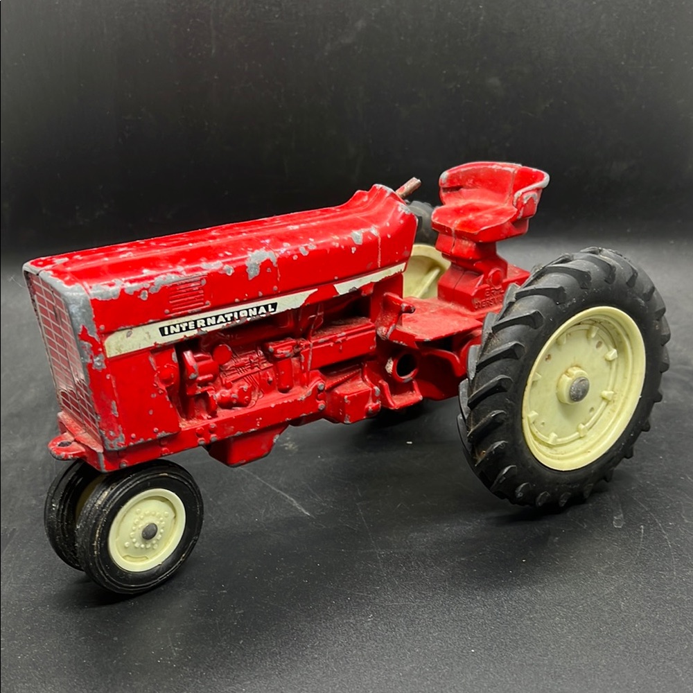 Vintage 26 International Red Toy Tractor Metal Die-Cast Farm Vehicle